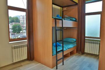 Фото номера Общий номер для гостей мужского пола Хостелы Central Hostel г. Шеки 9