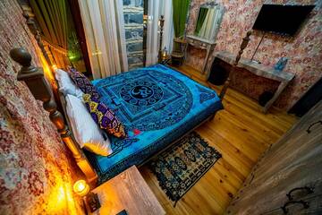 Фото номера Двухместный номер с 1 кроватью и балконом Отель Old Town Sheki г. Шеки 3