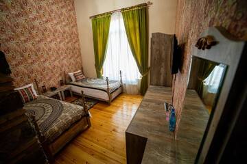 Фото номера Стандартный двухместный номер с 2 отдельными кроватями Отель Old Town Sheki г. Шеки 3
