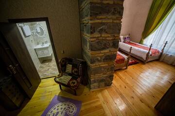 Фото номера Стандартный двухместный номер с 2 отдельными кроватями Отель Old Town Sheki г. Шеки 4